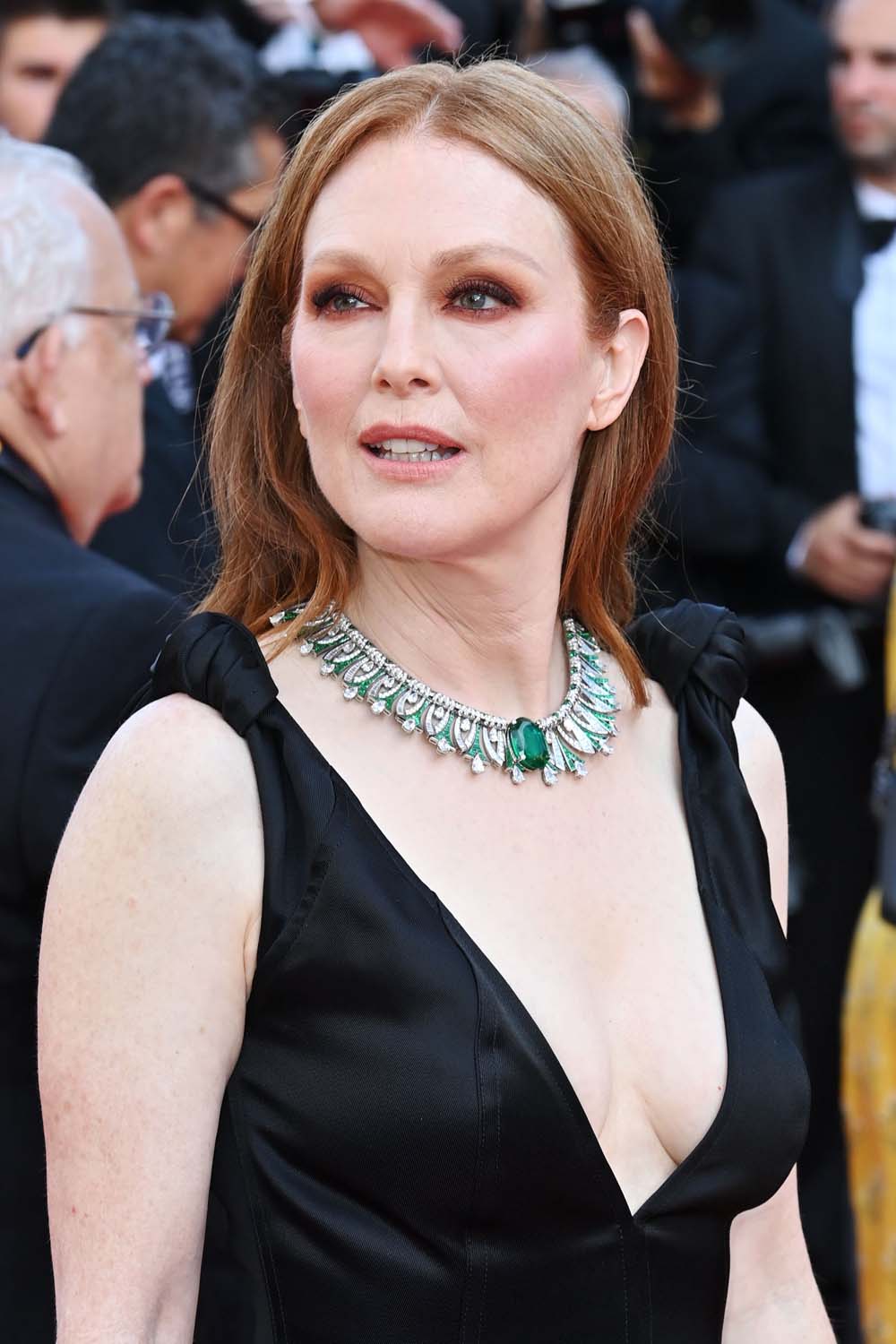 Julianne Moore Busted Out the Good Jewels, and More from Cannes's Opening Night - Go Fug Yourself